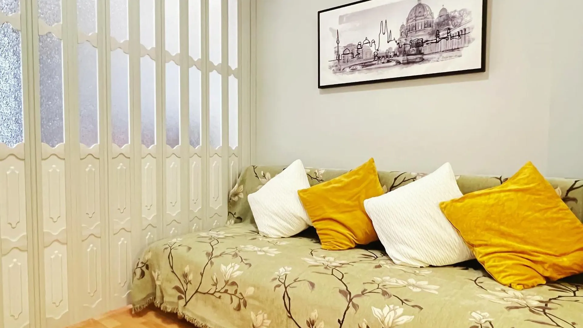 Acacia Aparhotel-Near New York Cafe Budapest